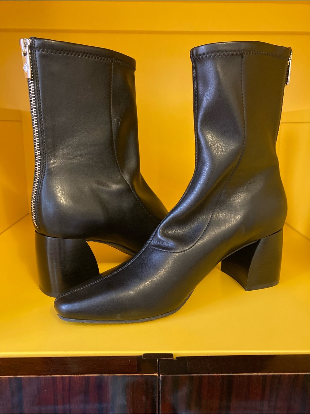 Donald Pliner Newton Booties
